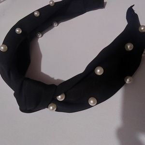 Knotted pearl headband